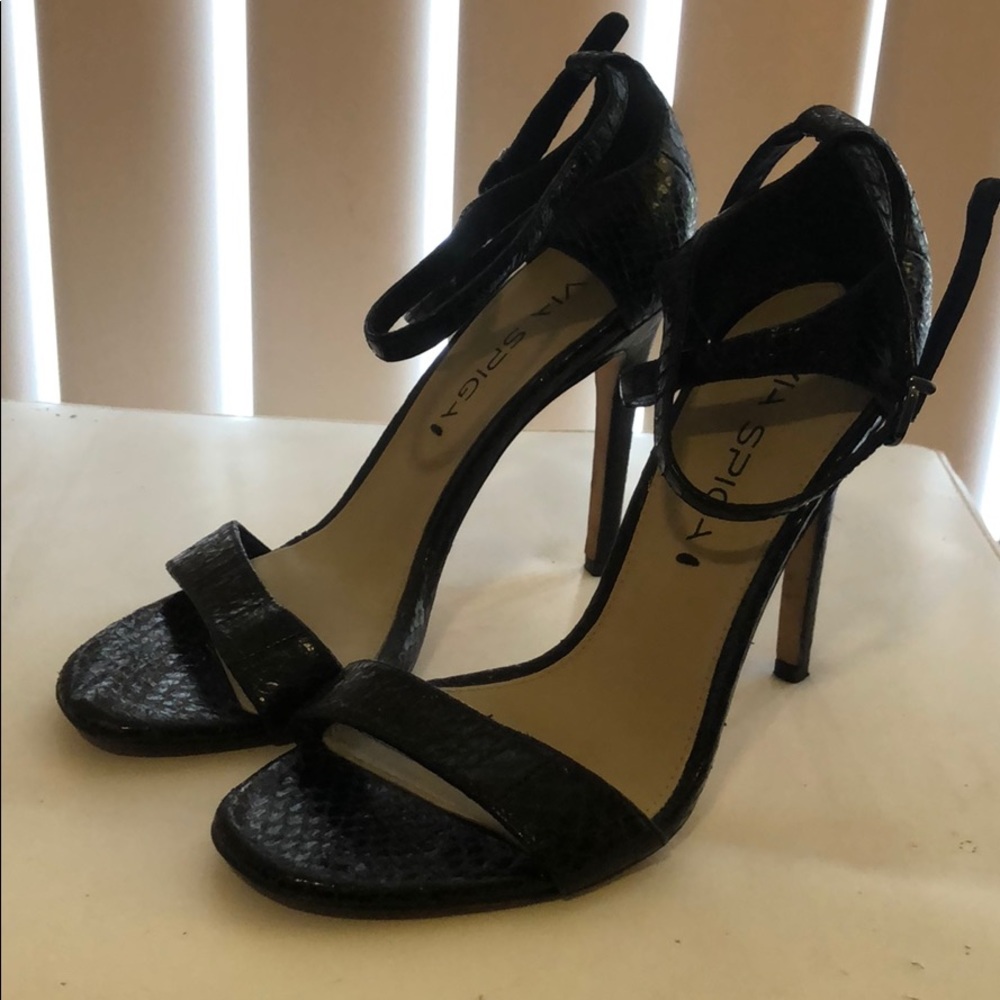 Via Spiga strappy heels black snake pattern size 5